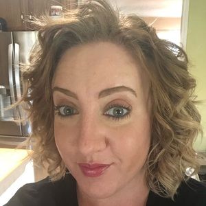 Meet your Posher, Stefanie